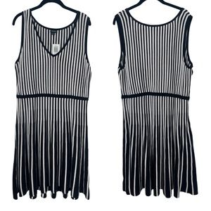 Torrid Black White Stripe Sleeveless Fit & Flare Dress NWT Size 2X 18-20